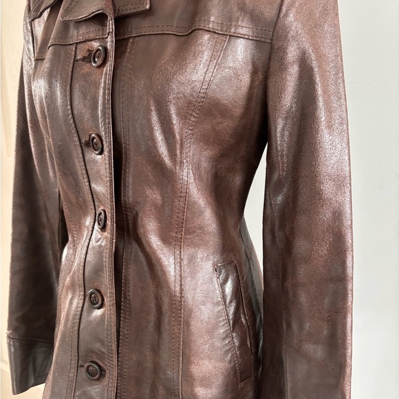 Vintage Women's Brown Leather Jacket - Picture 6 of 10
